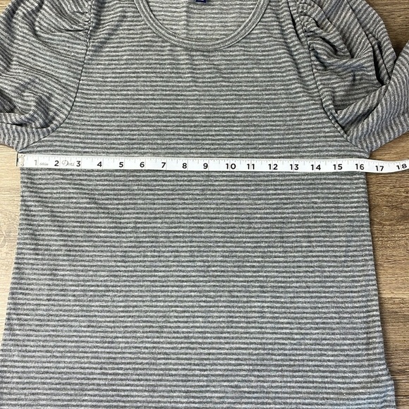 Splendid Women’s Grey Striped Long Sleeve Tee Shirt, size Large - Picture 4 of 8